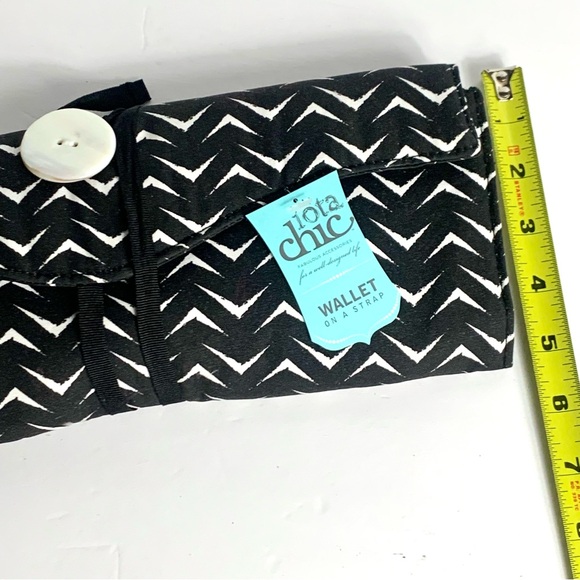 NWT iota Chic Wallet on a Strap Unfold - Picture 11 of 12